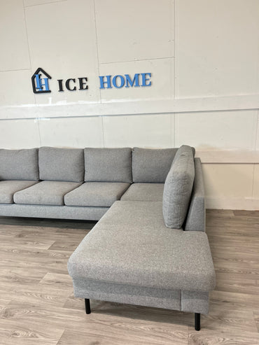 Menard 4 sits Högervänd L-soffa med Schäslong – Grå