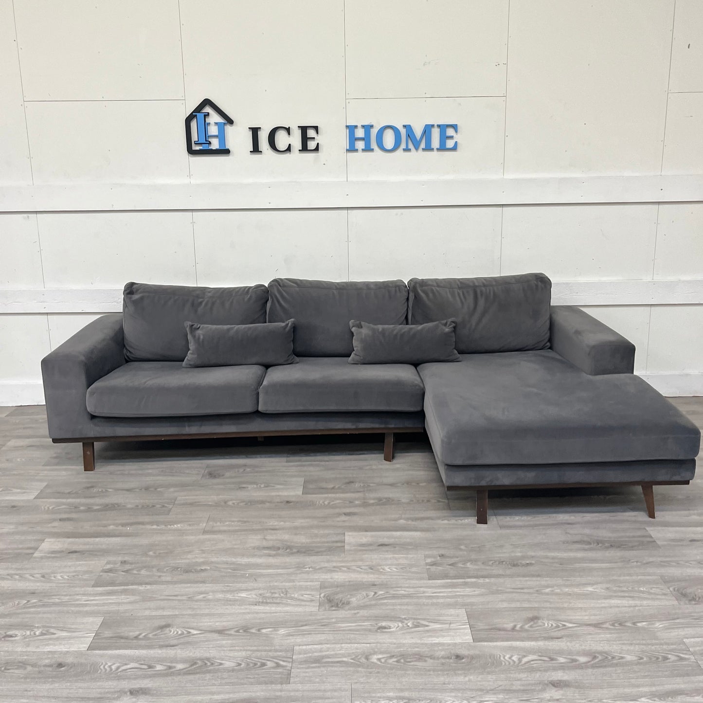 Stockholm Divansoffa höger velvet edition grå.